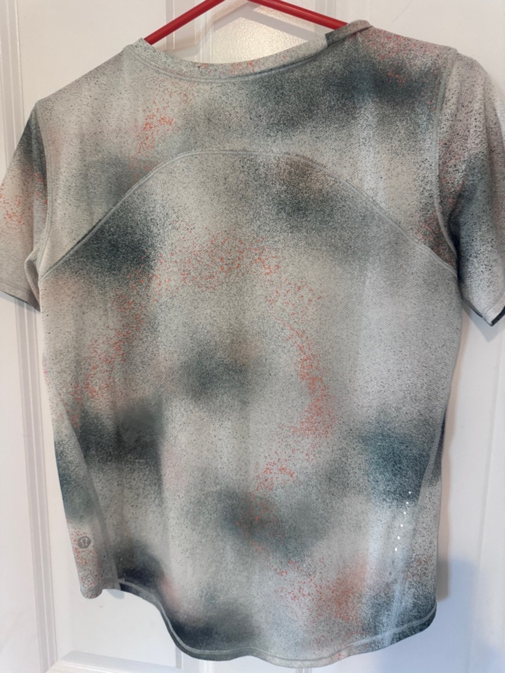Lululemon athletica - women’s performance tee. Size 6. NWOT. Great condition